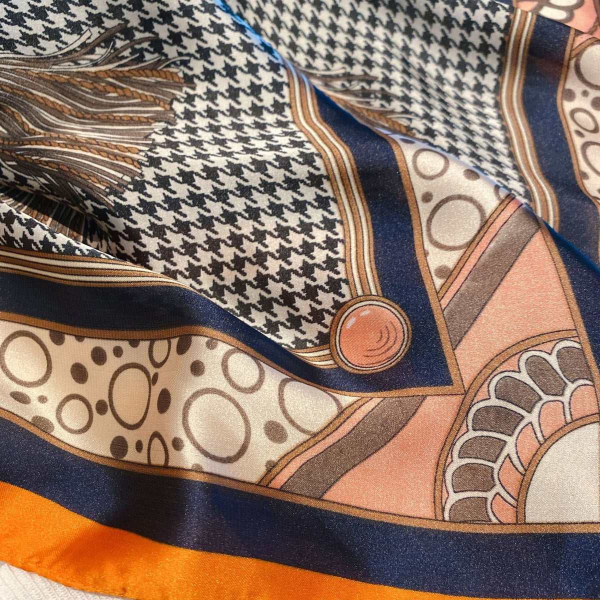 Ethnic Hunt Square Silk Stole